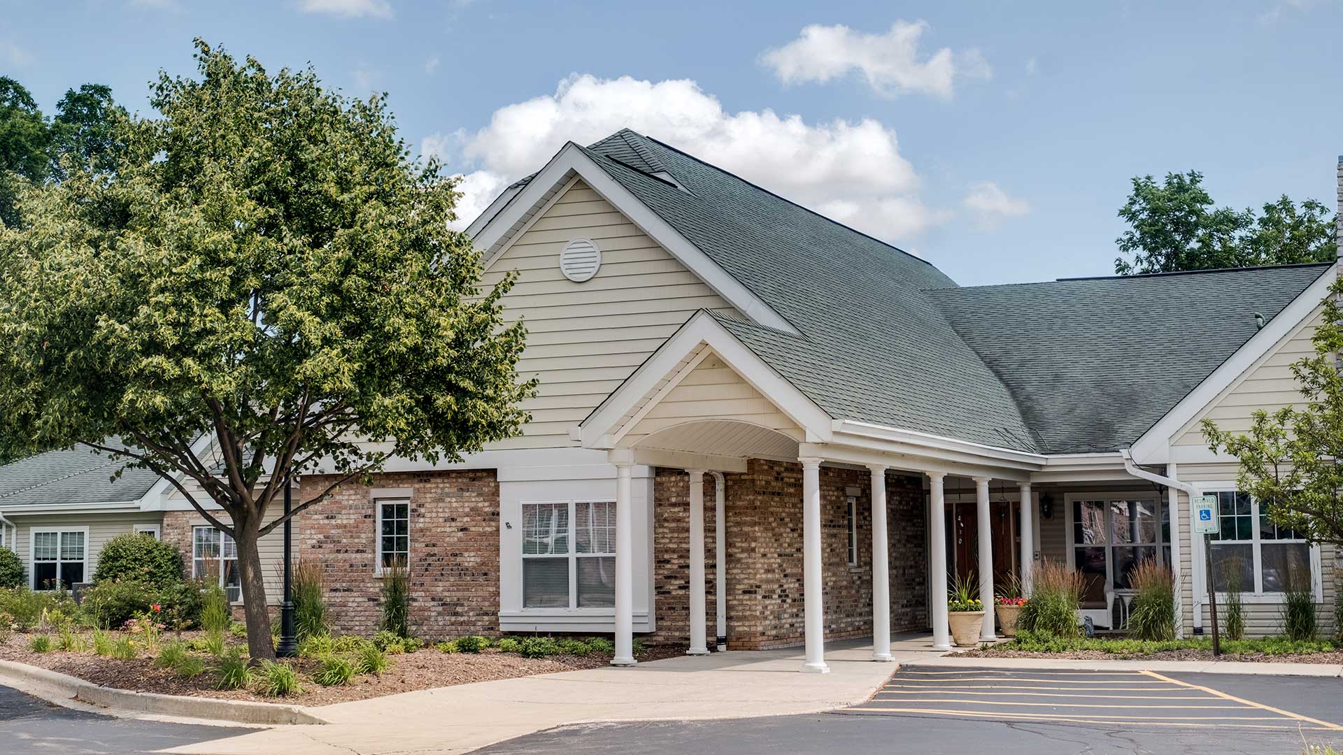Assisted Living in Greenfield, WI | Lexington Heritage