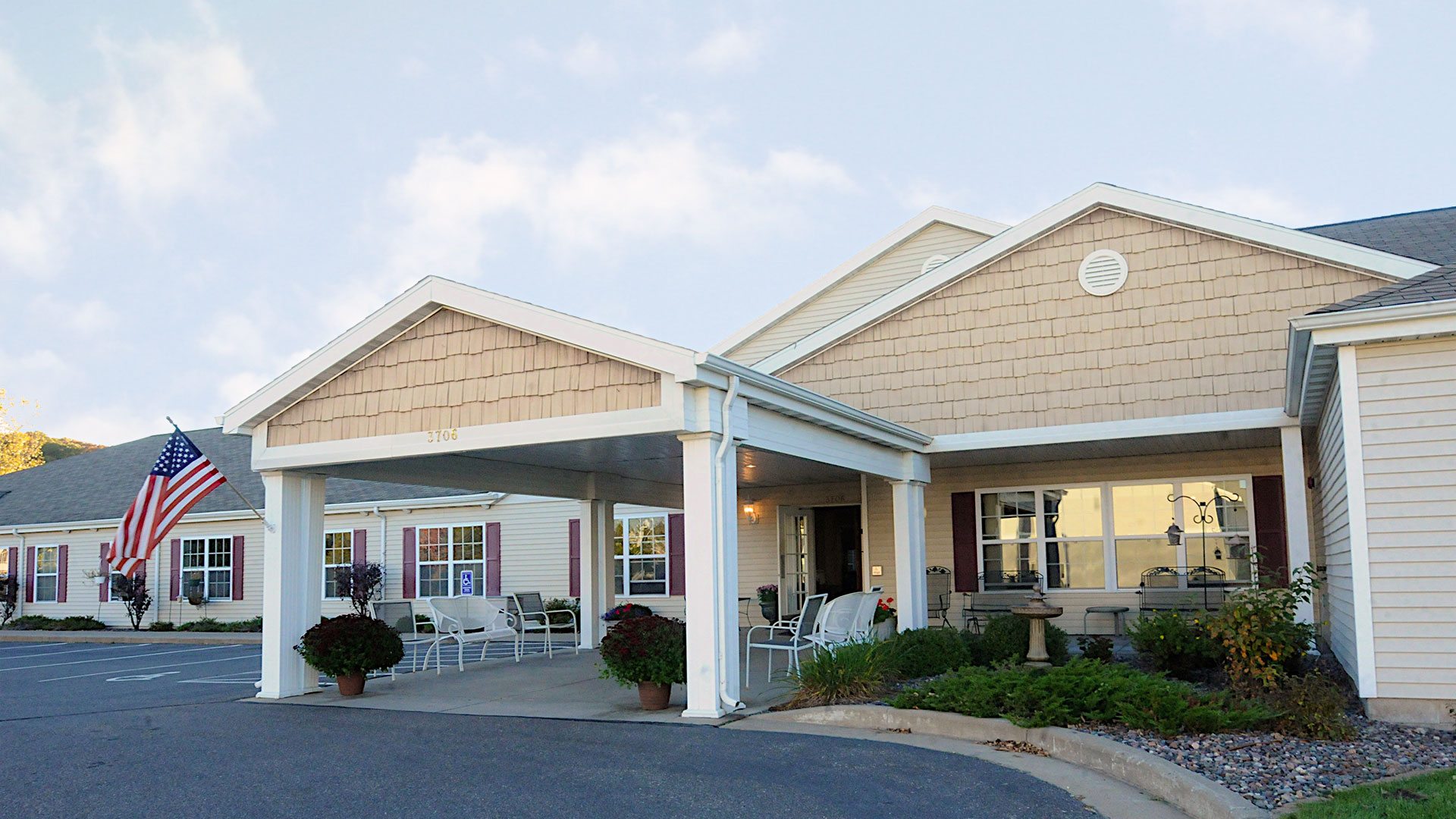 Assisted Living in Eau Claire, WI | Heritage Oakwood Hills