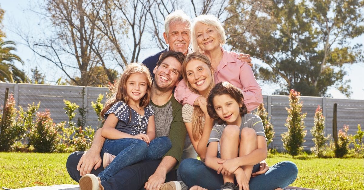 Assisted Living Strengthens Family-like Bonds