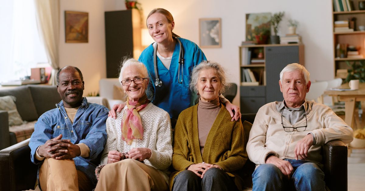 seniors smiling in the best assisted living