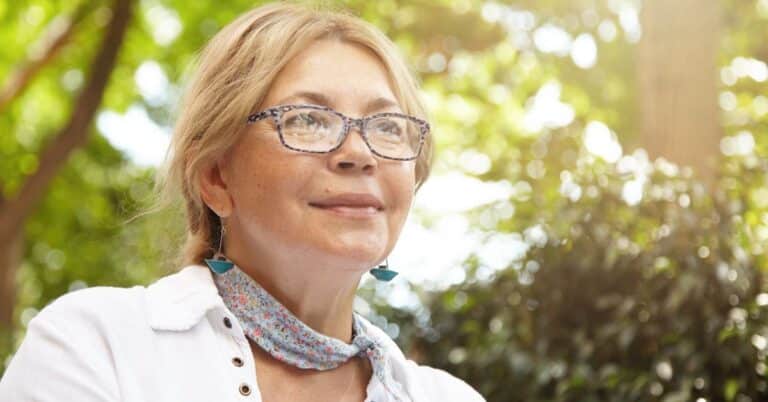 Does Summer Nature Therapy Work for Mom at Memory Care? 2 memory care