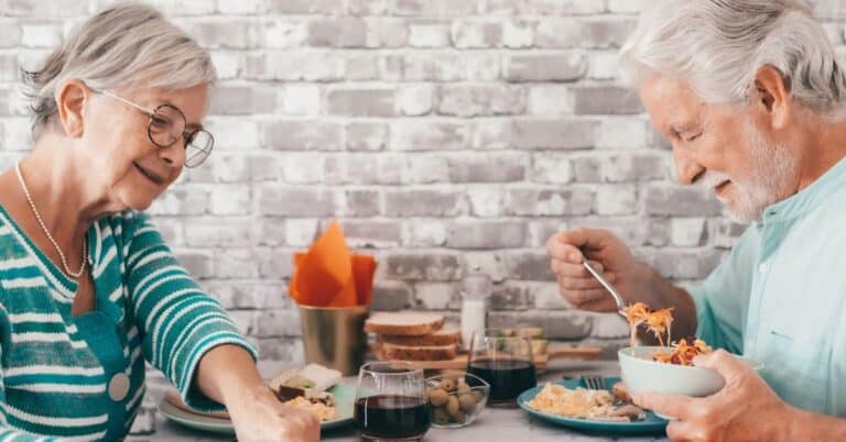 Tired of Worrying About Mom's Meals? How Assisted Living Can Help 1 Aug2026 Heritage West Allis Blog 13 Pic 2