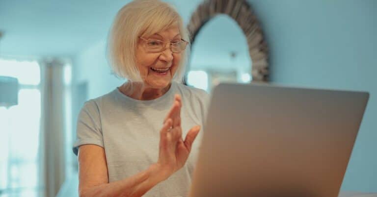 How to Stay Connected with Grandparents Getting Alzheimer's Support from Miles Away 1 Alzheimer's support