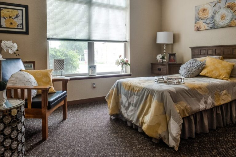 WA-Yellow-Bed-Wide-1024x683