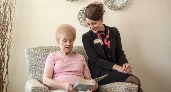 Woman-Reading-Leslie-Kim